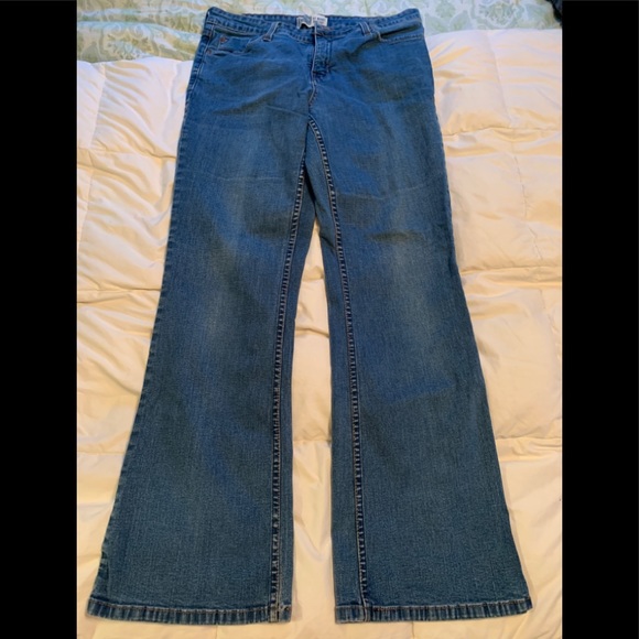 Levi's Denim - Gorgeous Levis Signature Jeans, Bootcut, Misses Size 12 Short.